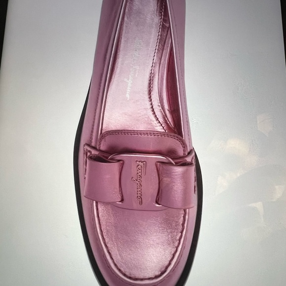 Ferragamo Vivaldo Pink Loafer 9C NWT - Picture 3 of 6